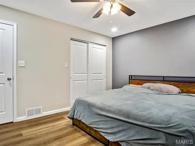 $300,000 | 833 Illinois Avenue, Red Bud, IL 62278