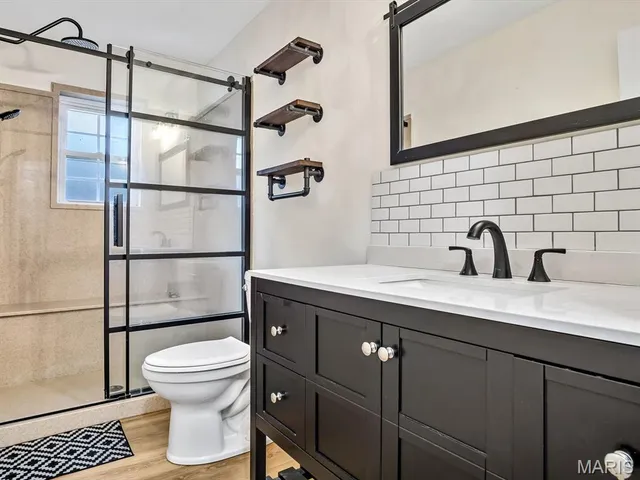 $300,000 | 833 Illinois Avenue, Red Bud, IL 62278