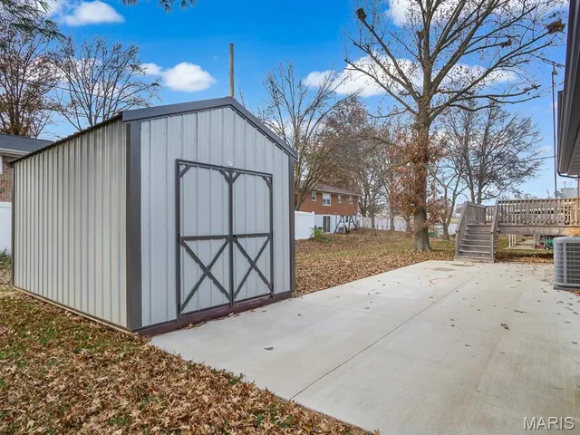 $300,000 | 833 Illinois Avenue, Red Bud, IL 62278