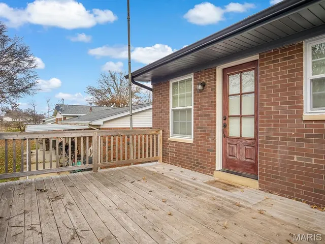 $300,000 | 833 Illinois Avenue, Red Bud, IL 62278