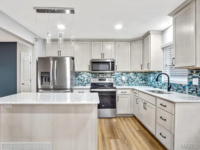 $300,000 | 833 Illinois Avenue, Red Bud, IL 62278