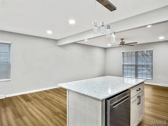 $300,000 | 833 Illinois Avenue, Red Bud, IL 62278