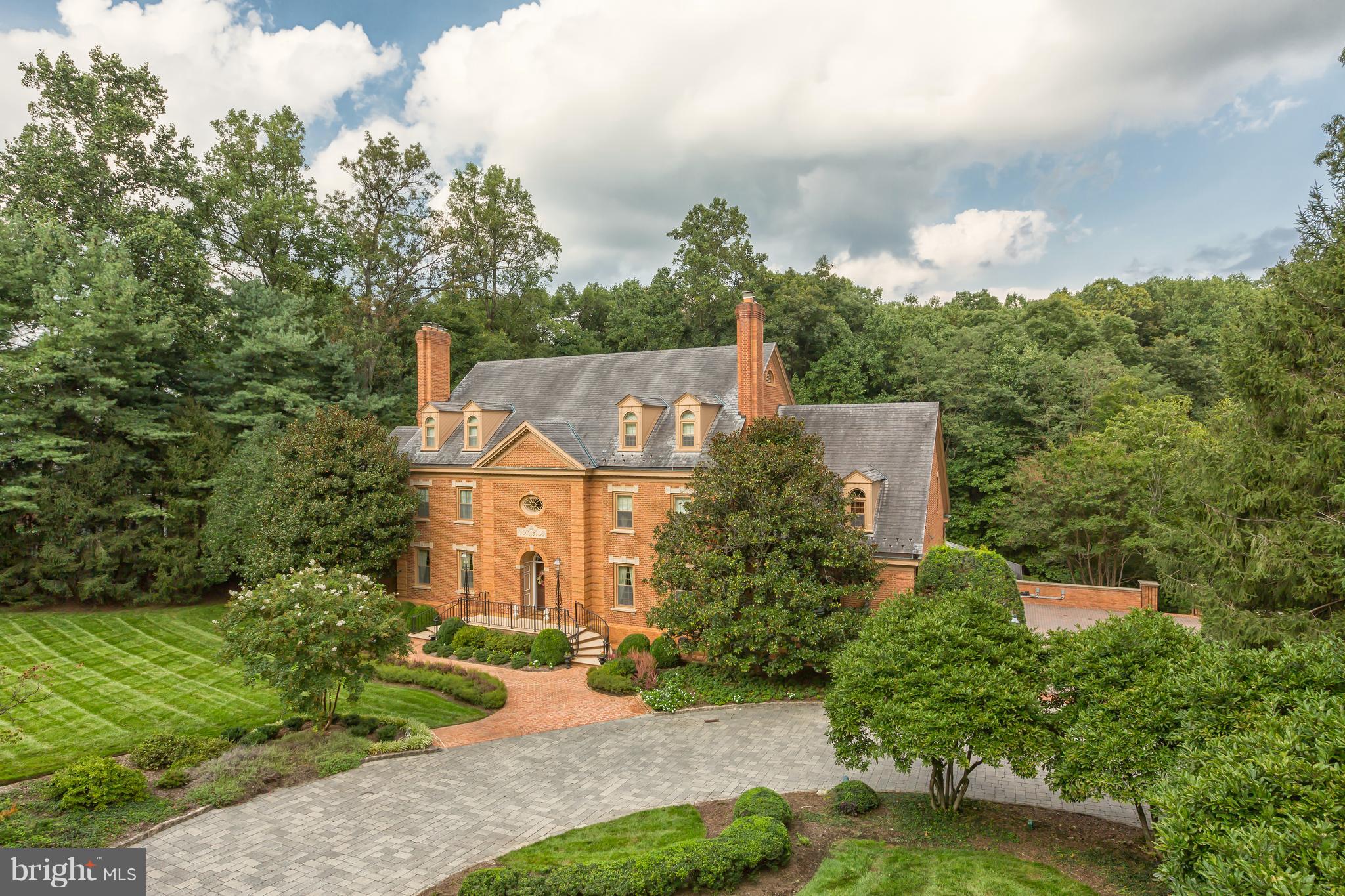 1207 Windrock Drive McLean, VA 22102 - Photo 2 of 44