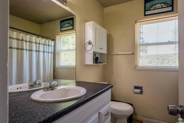 $249,900 | 693 East 1450th Road, Lawrence, KS 66046