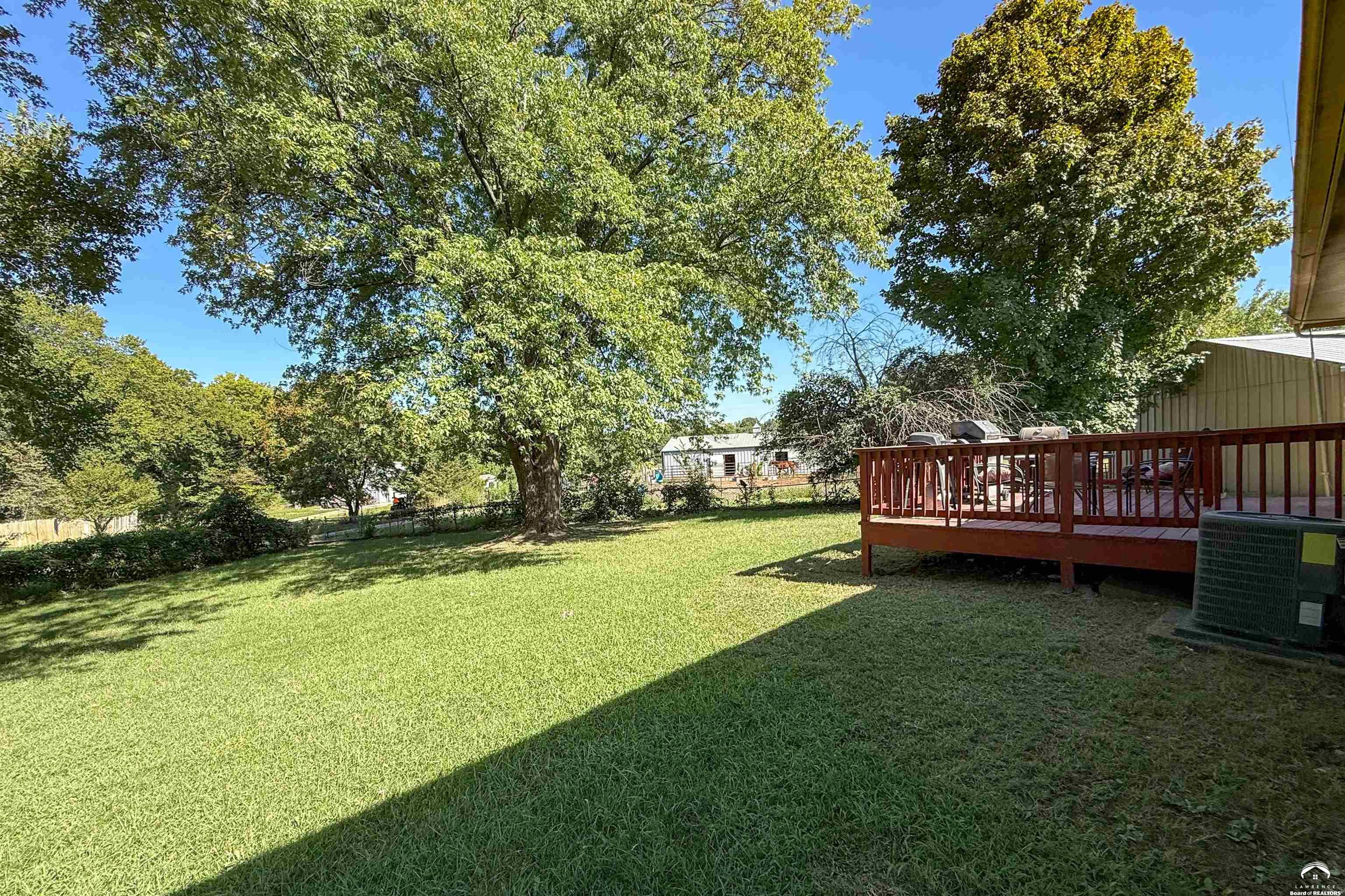 693 East 1450th Road Lawrence, KS 66046 - Photo 16 of 18