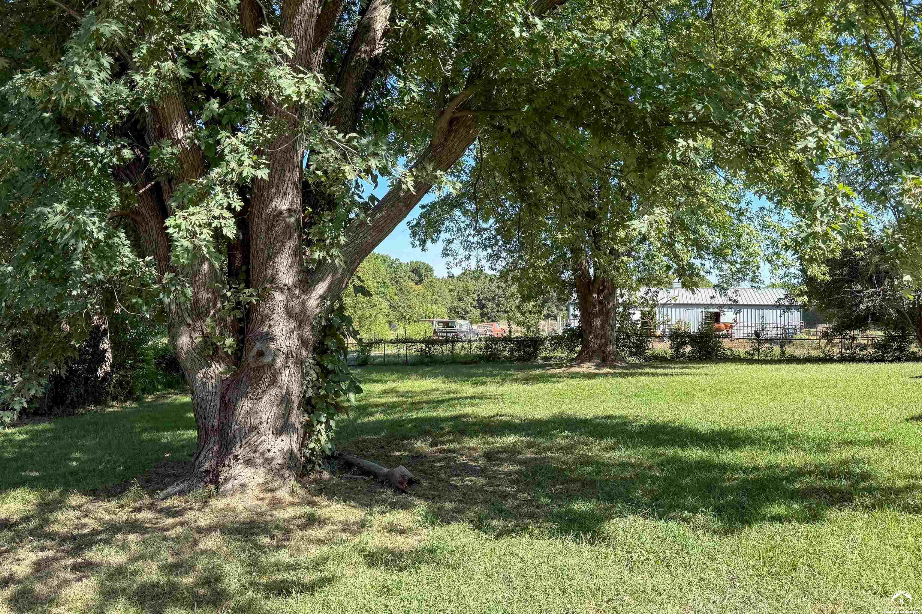 693 East 1450th Road Lawrence, KS 66046 - Photo 17 of 18