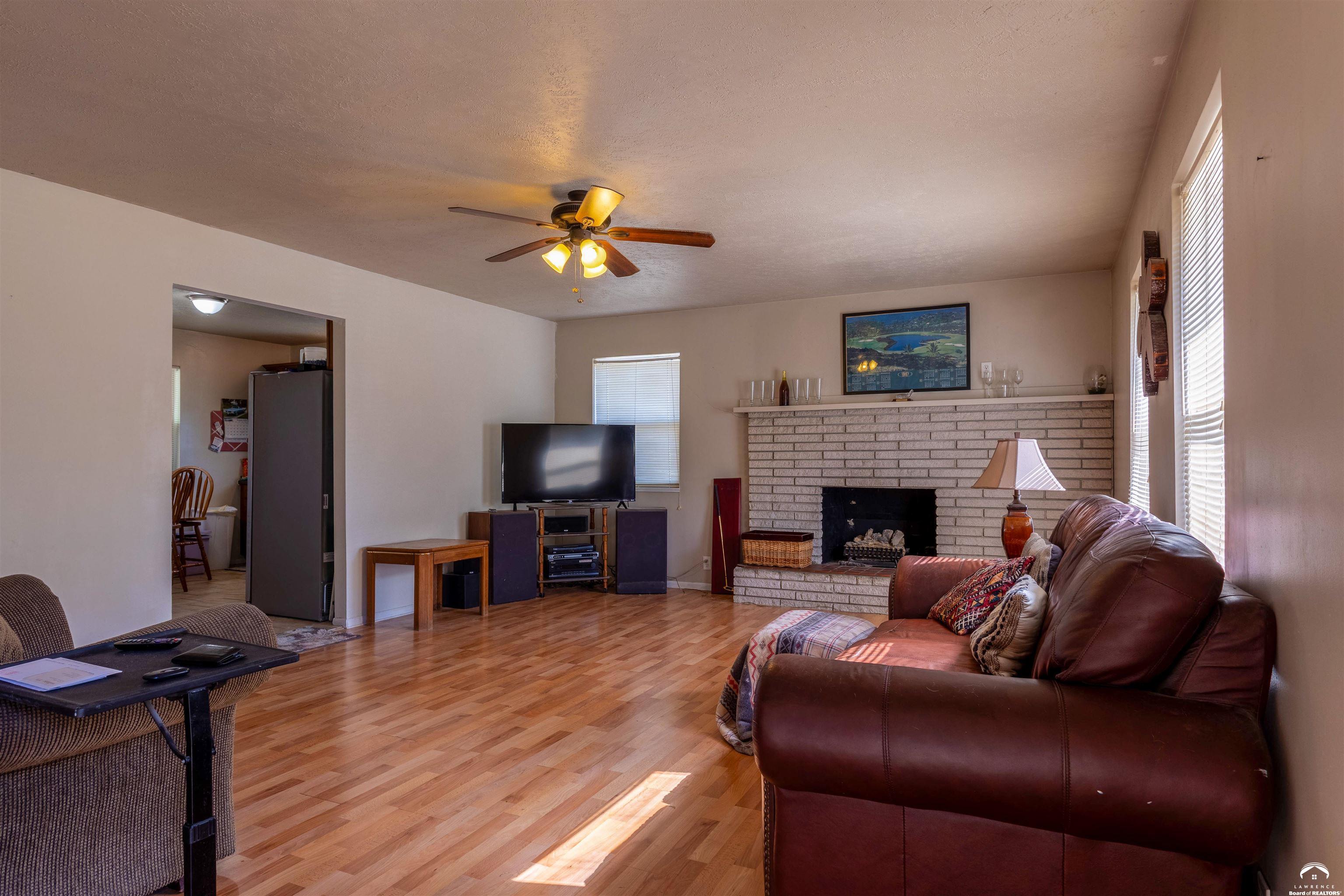 693 East 1450th Road Lawrence, KS 66046 - Photo 5 of 18