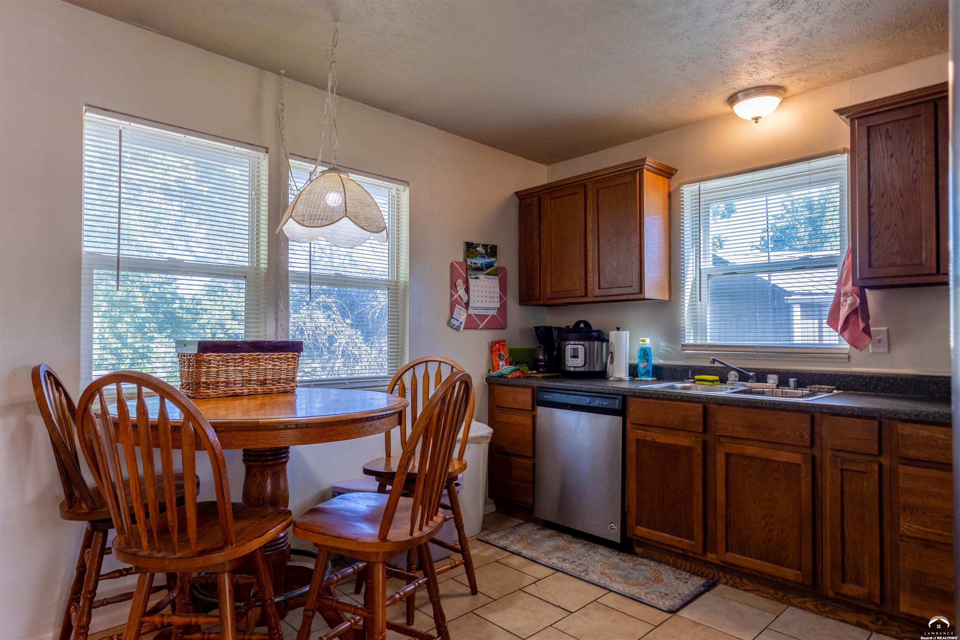 693 East 1450th Road Lawrence, KS 66046 - Photo 8 of 18