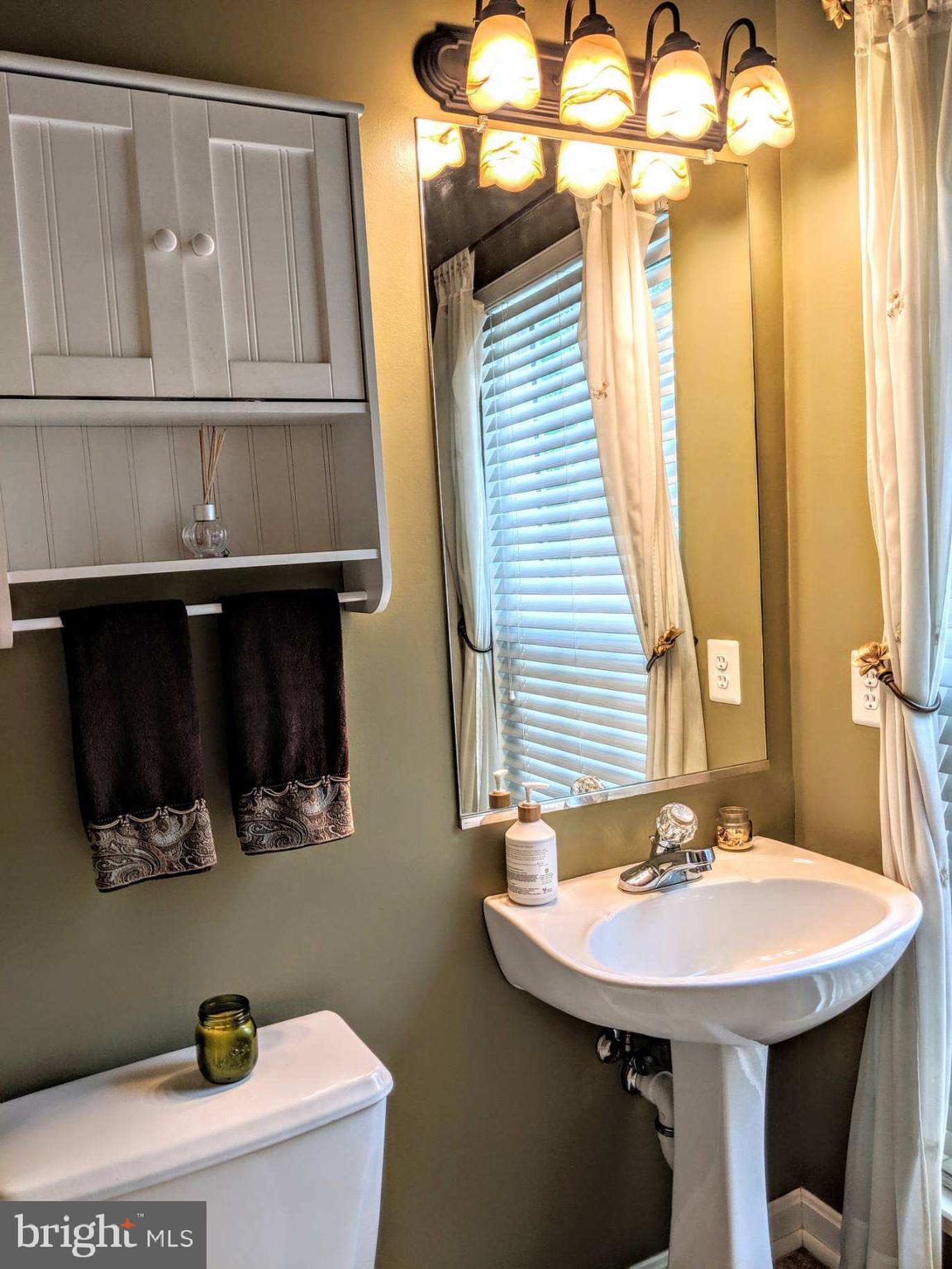 2711 Summers Ridge Drive Odenton, MD 21113 - Photo 16 of 20 Powder room