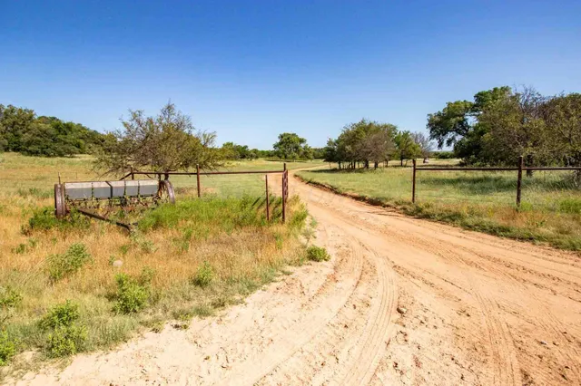 $2,652,510 | Crush Ranch, Clarendon, TX 79226