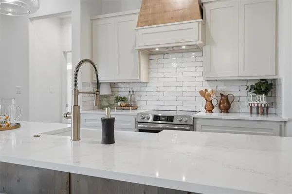 $369,000 | 948 Huckleberry Lane, Tolar, TX 76476