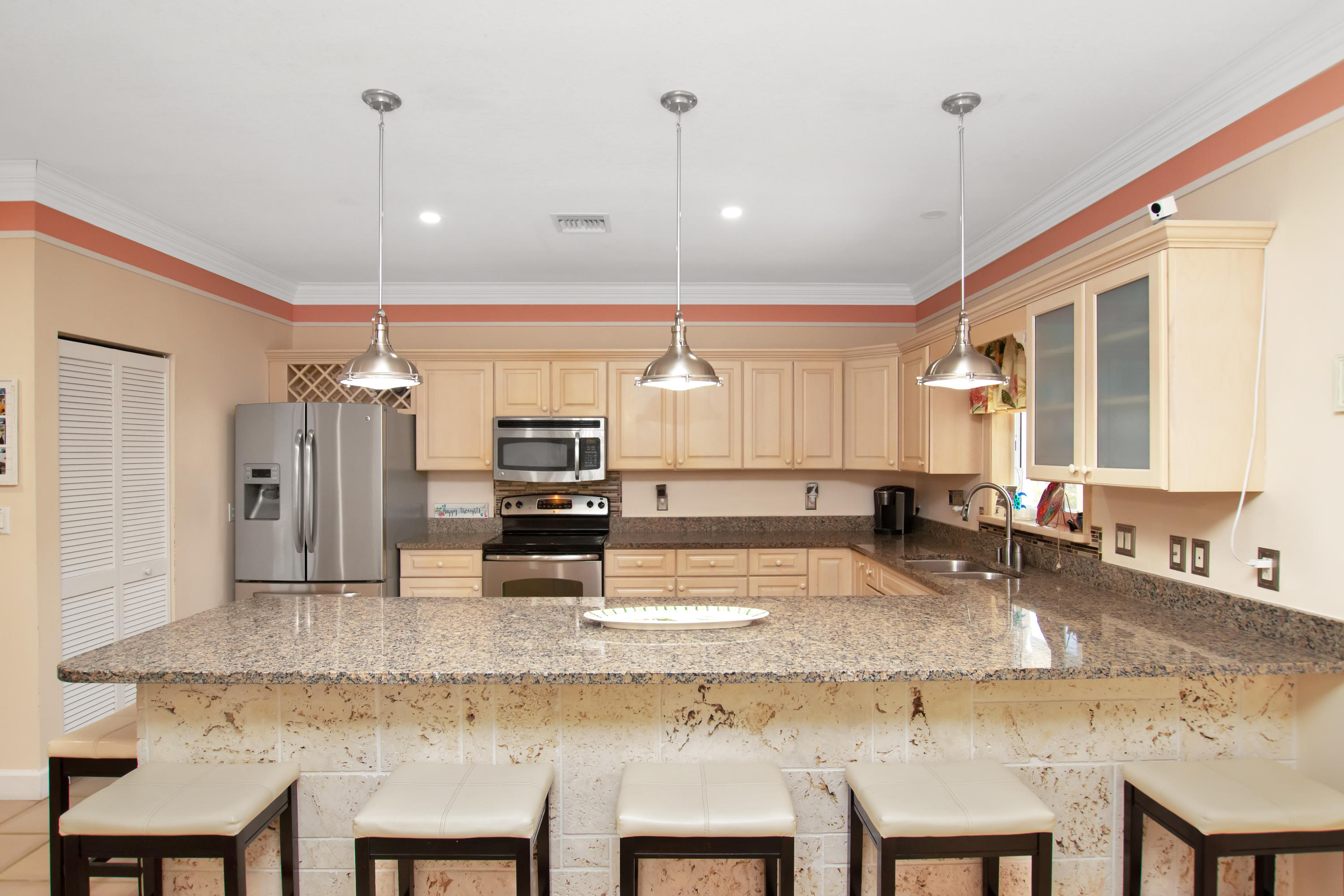 1214 Mockingbird Road Key Largo, FL 33037 - Photo 30 of 68 Large countertop seating