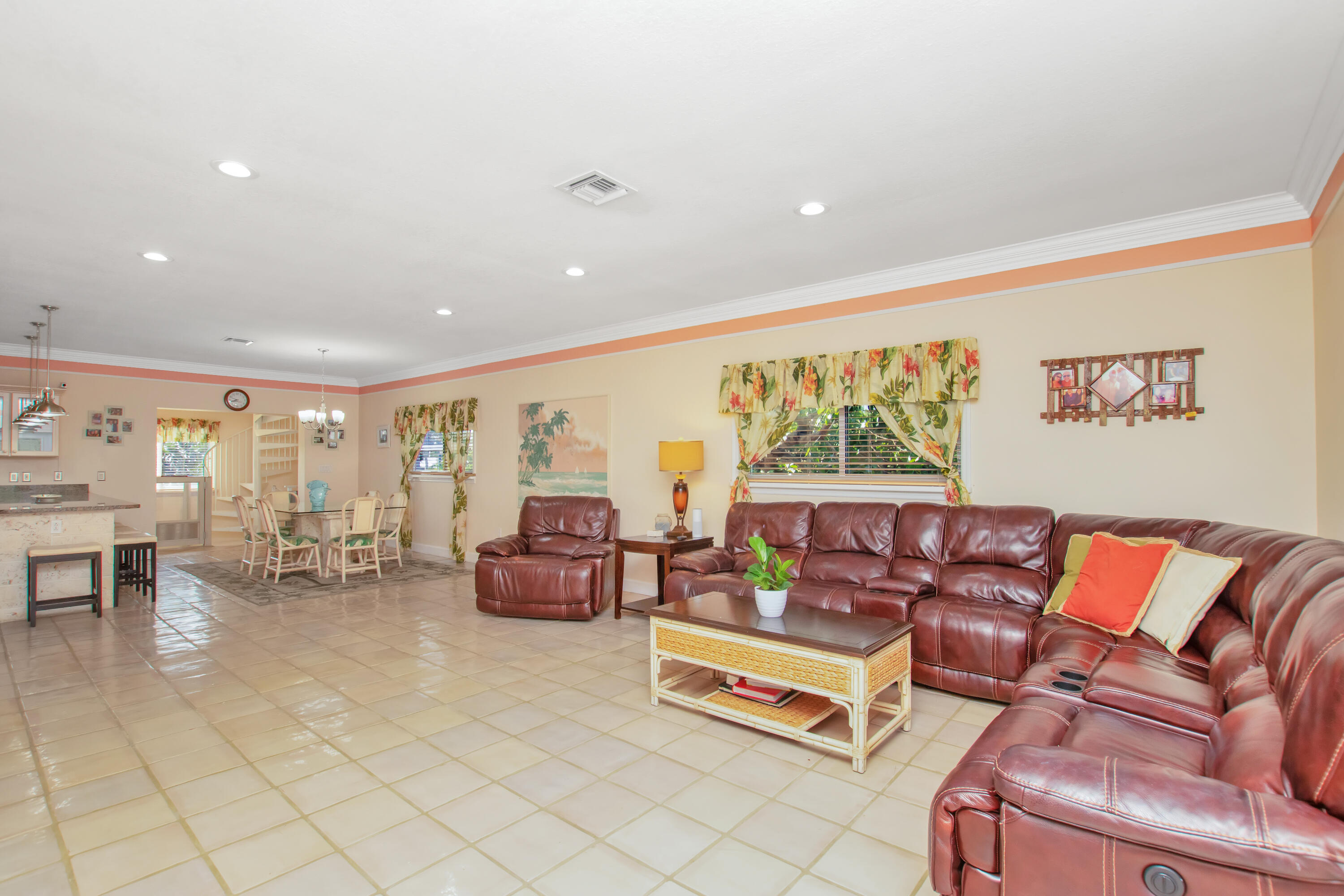 1214 Mockingbird Road Key Largo, FL 33037 - Photo 33 of 68 Living Roon