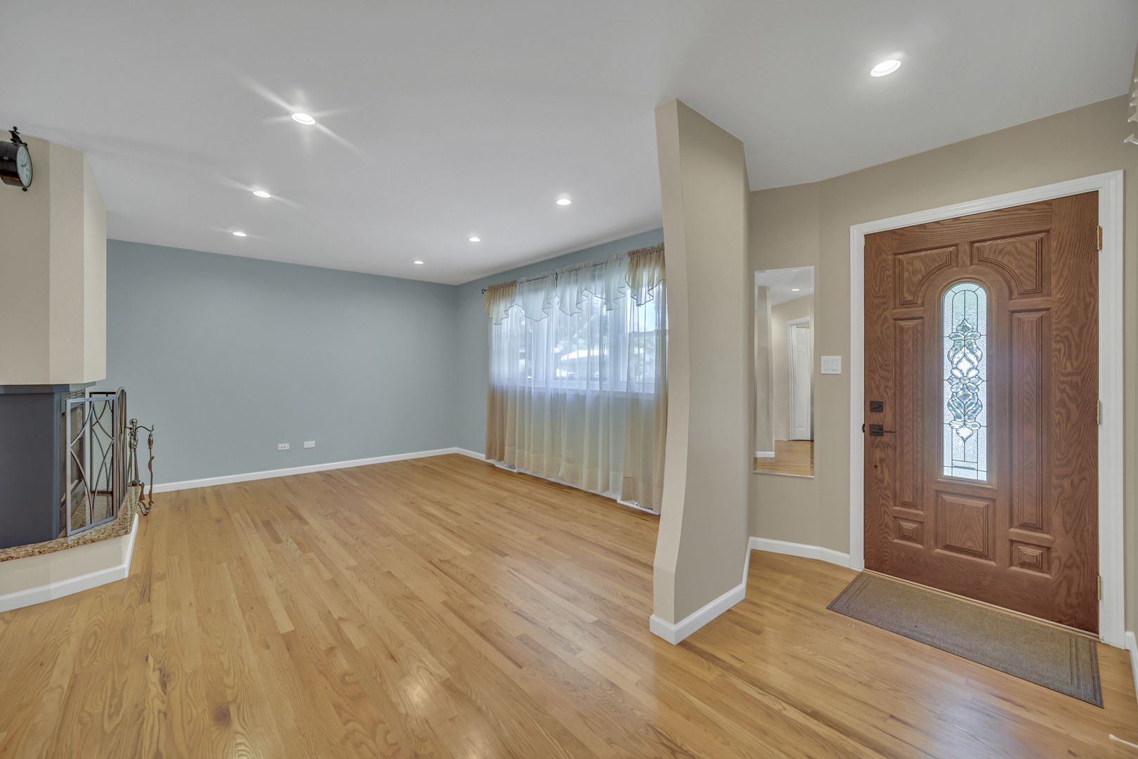 1101 Anthony Road Wheeling, IL 60090 - Photo 3 of 27 Gallery Image 3
