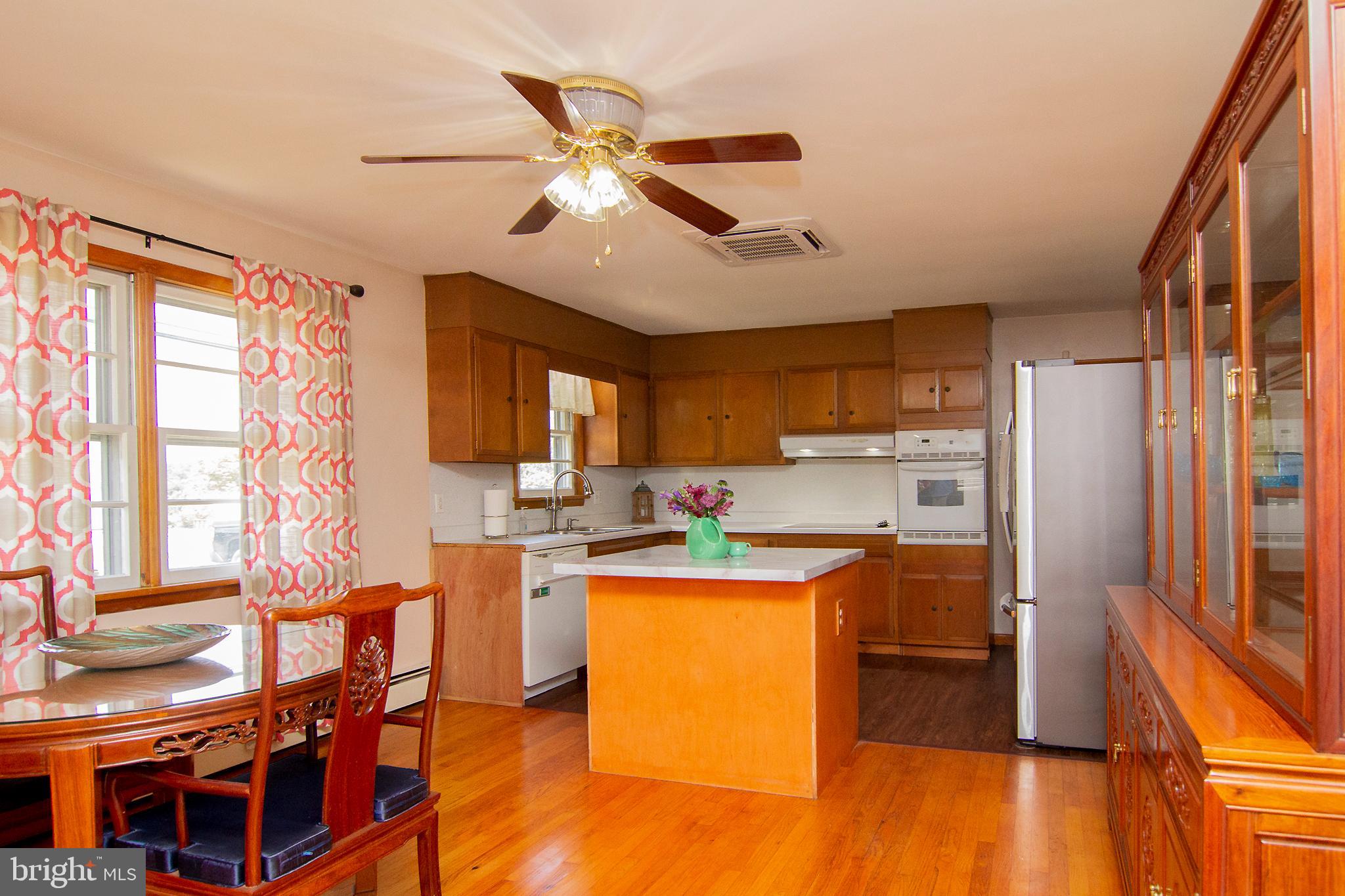 3283 Charmil Drive Manchester, MD 21102 - Photo 12 of 28 Dinette & Kitchen