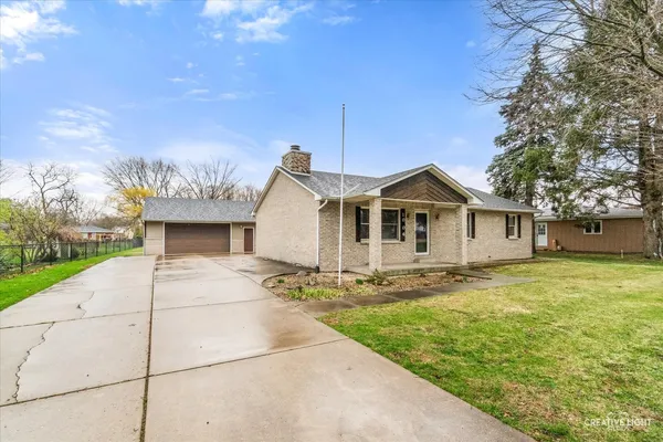 $299,900 | 1006 Nancy Road, Lake Holiday, IL 60548