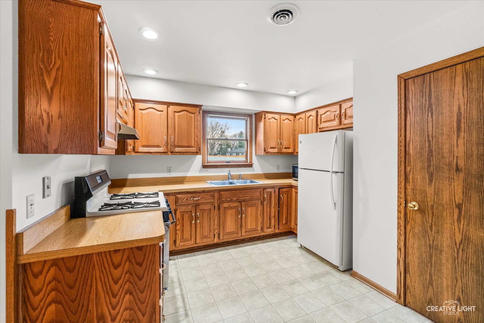 1006 Nancy Road Lake Holiday, IL 60548 - Photo 4 of 21