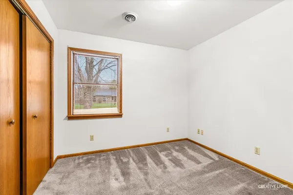 $299,900 | 1006 Nancy Road, Lake Holiday, IL 60548