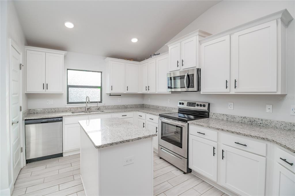 4820 Summit View Way Auburndale, FL 33823 - Photo 8 of 42