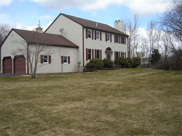 333 West River Road Uxbridge, MA 01569 - Photo 3 of 24 Gallery Image 3