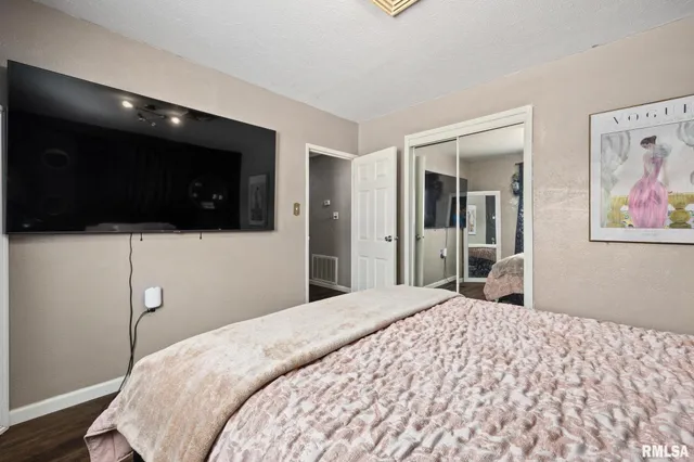 $110,000 | 806 Lincoln Road, Marquette Heights, IL 61554