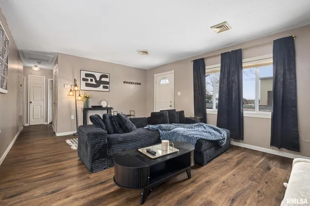 $110,000 | 806 Lincoln Road, Marquette Heights, IL 61554