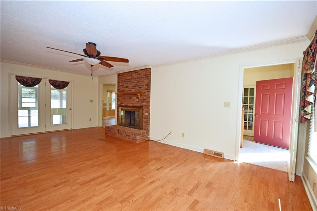 5231 Davis Road Walkertown, NC 27051 - Photo 3 of 30 Gallery Image 3