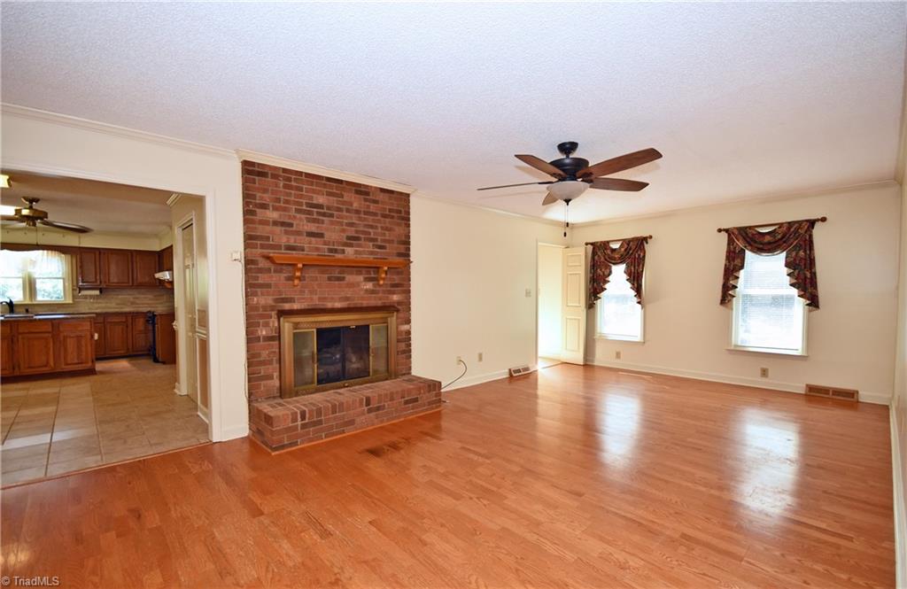 5231 Davis Road Walkertown, NC 27051 - Photo 4 of 30 Gallery Image 4