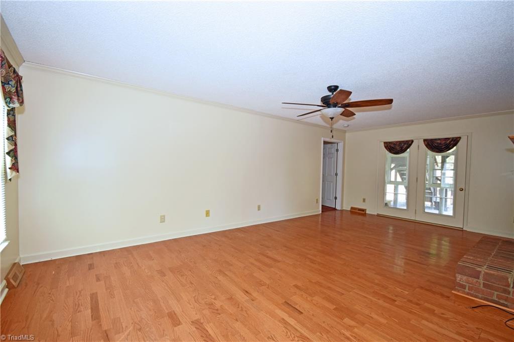 5231 Davis Road Walkertown, NC 27051 - Photo 5 of 30 Gallery Image 5