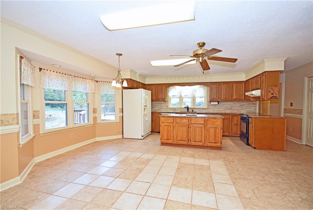 5231 Davis Road Walkertown, NC 27051 - Photo 6 of 30 Gallery Image 6