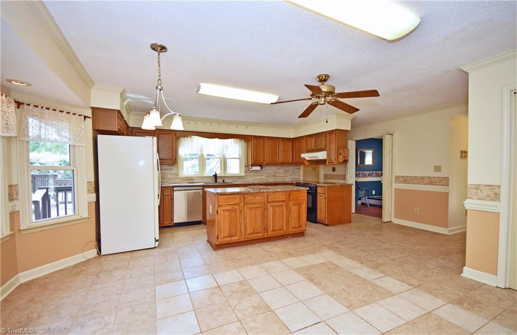 5231 Davis Road Walkertown, NC 27051 - Photo 9 of 30 Gallery Image 9