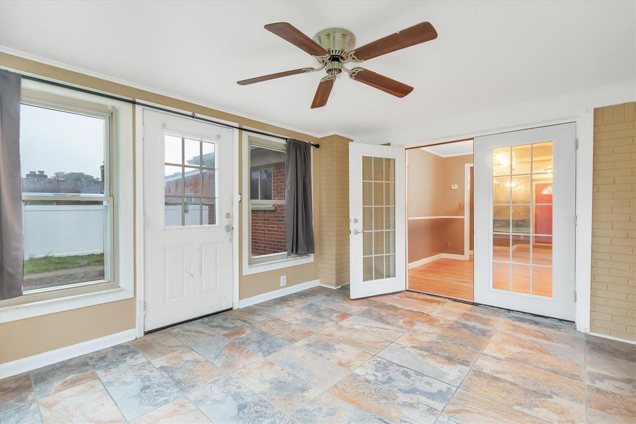 11274 Canal Road Sterling Heights, MI 48314 - Photo 17 of 43 50057091-16.JPG