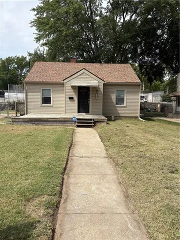 $140,000 | 230 South Huttig Avenue, Independence, MO 64053