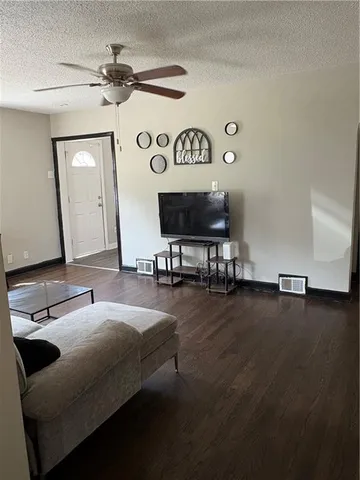 $140,000 | 230 South Huttig Avenue, Independence, MO 64053