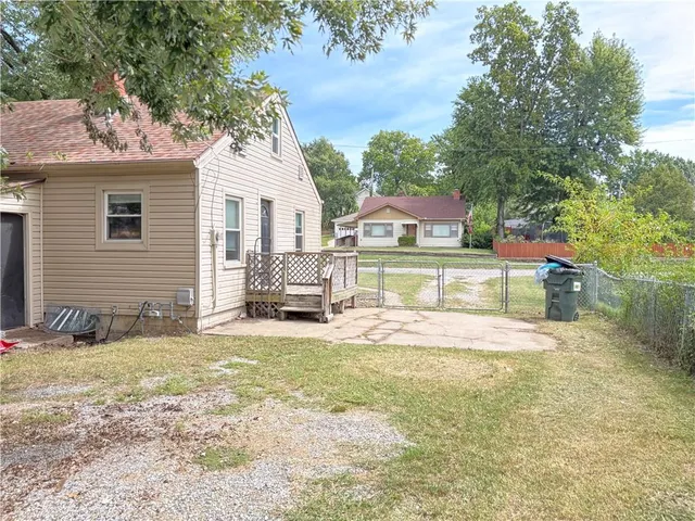 $140,000 | 230 South Huttig Avenue, Independence, MO 64053