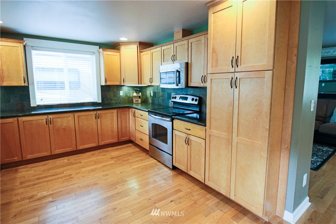 7849 Johnson Point Road Northeast Olympia, WA 98516 - Photo 7 of 25 Gallery Image 7