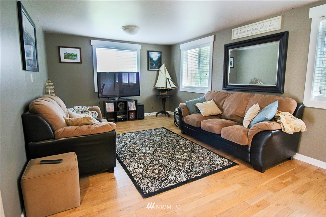 7849 Johnson Point Road Northeast Olympia, WA 98516 - Photo 9 of 25 Gallery Image 9