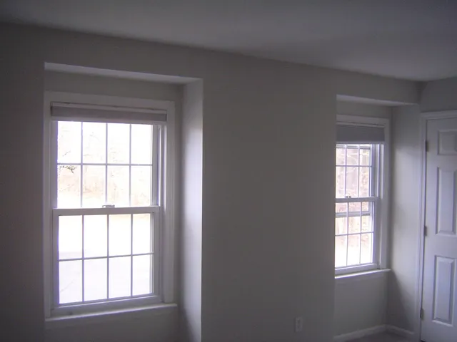 $2,600 | 63 Derryfield Court, Manchester, NH 03104