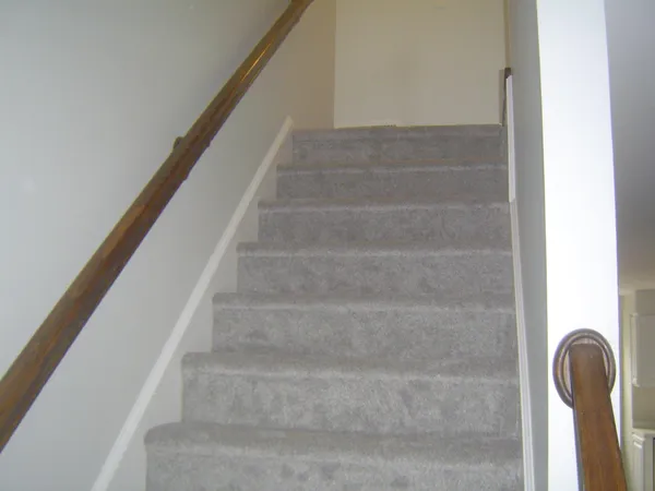 $2,600 | 63 Derryfield Court, Manchester, NH 03104