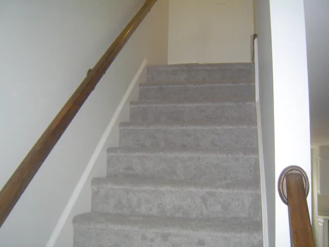 $2,600 | 63 Derryfield Court, Manchester, NH 03104