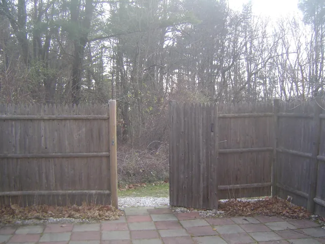 $2,600 | 63 Derryfield Court, Manchester, NH 03104