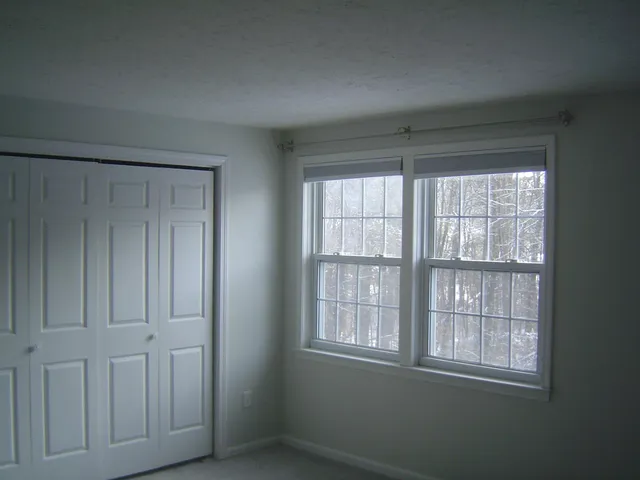 $2,600 | 63 Derryfield Court, Manchester, NH 03104