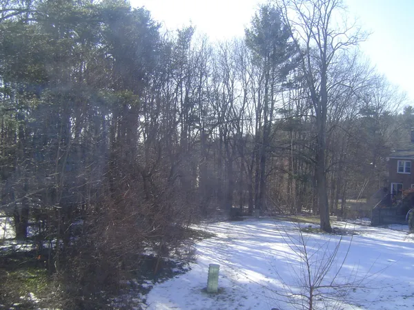 $2,600 | 63 Derryfield Court, Manchester, NH 03104