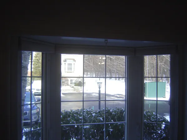 $2,600 | 63 Derryfield Court, Manchester, NH 03104