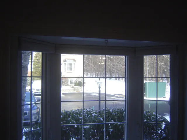 $2,600 | 63 Derryfield Court, Manchester, NH 03104