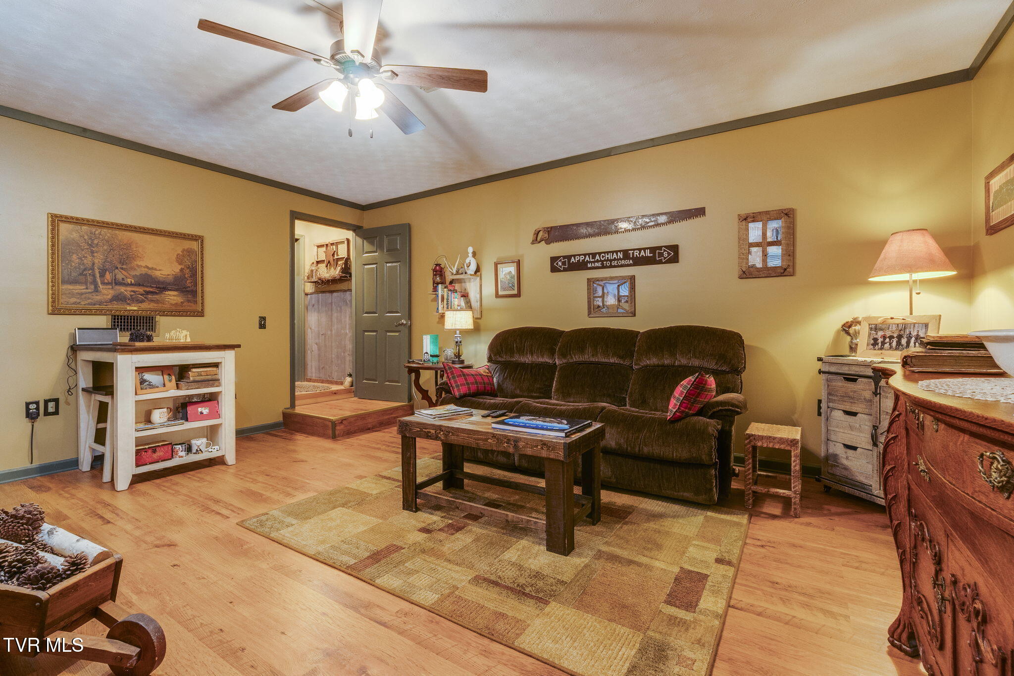 109 Cherokee Circle Erwin, TN 37650 - Photo 27 of 35 025 (2)
