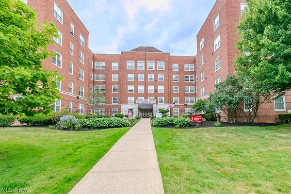 $77,500 | 19201 Van Aken Boulevard, Unit 313, Shaker Heights, OH 44122