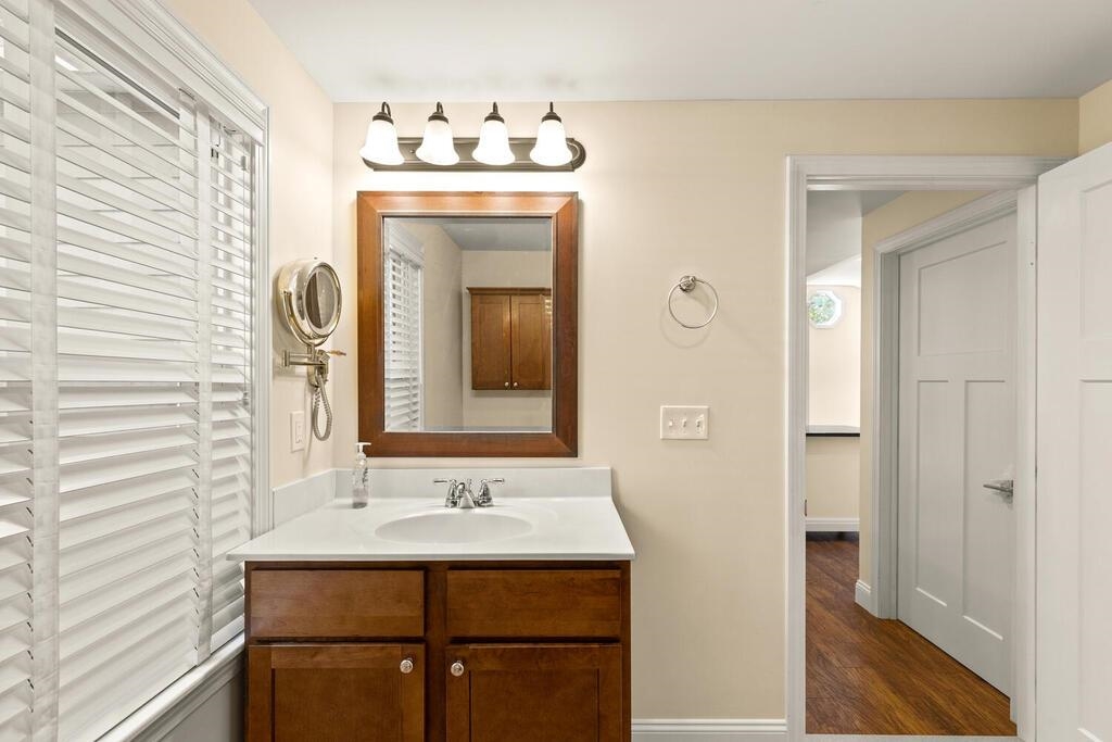 8 Sunset Road Salem, NH 03079 - Photo 12 of 37