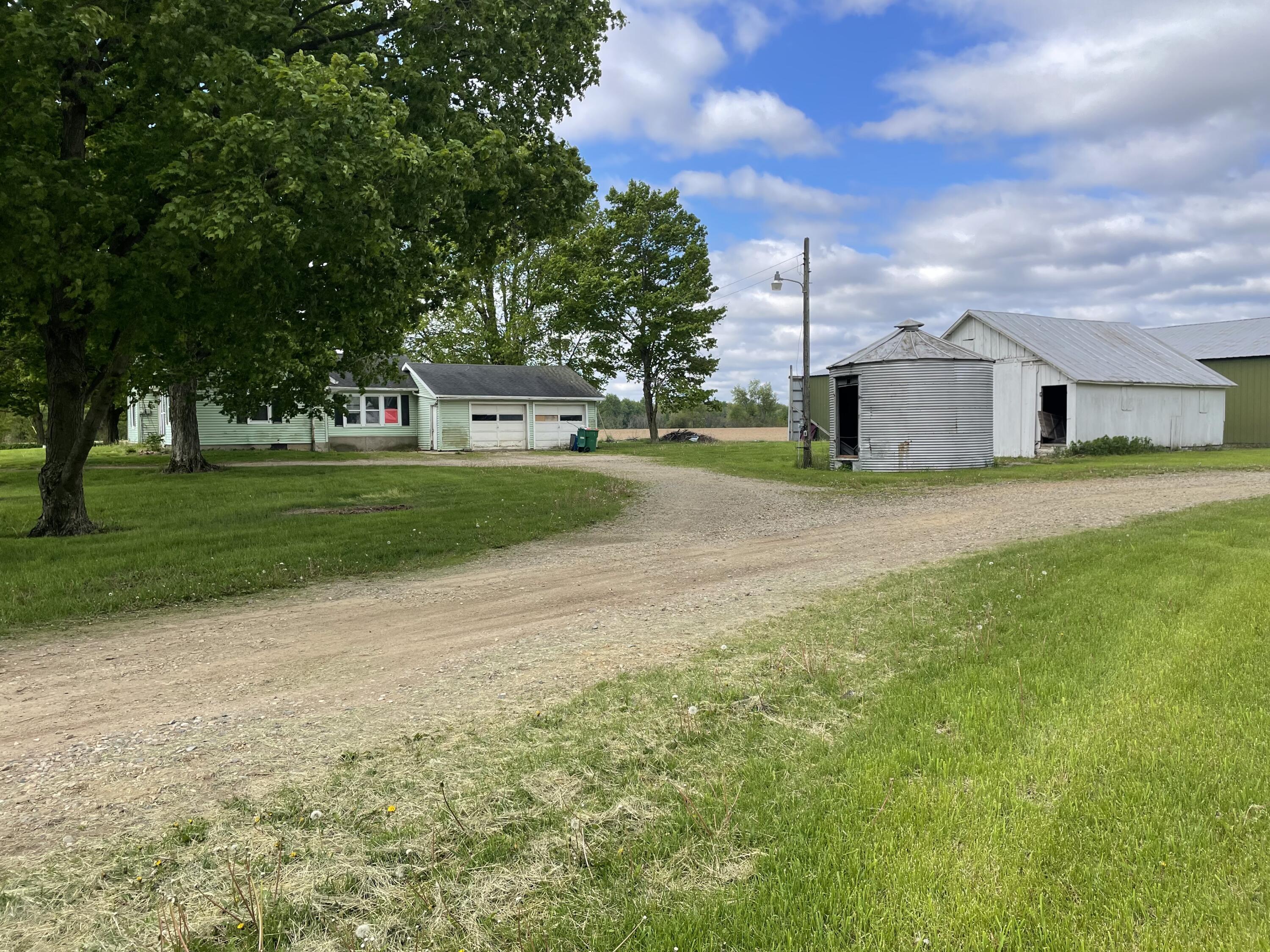 1112 North Marshall Road Tekonsha, MI 49092 - Photo 7 of 21 IMG_6684