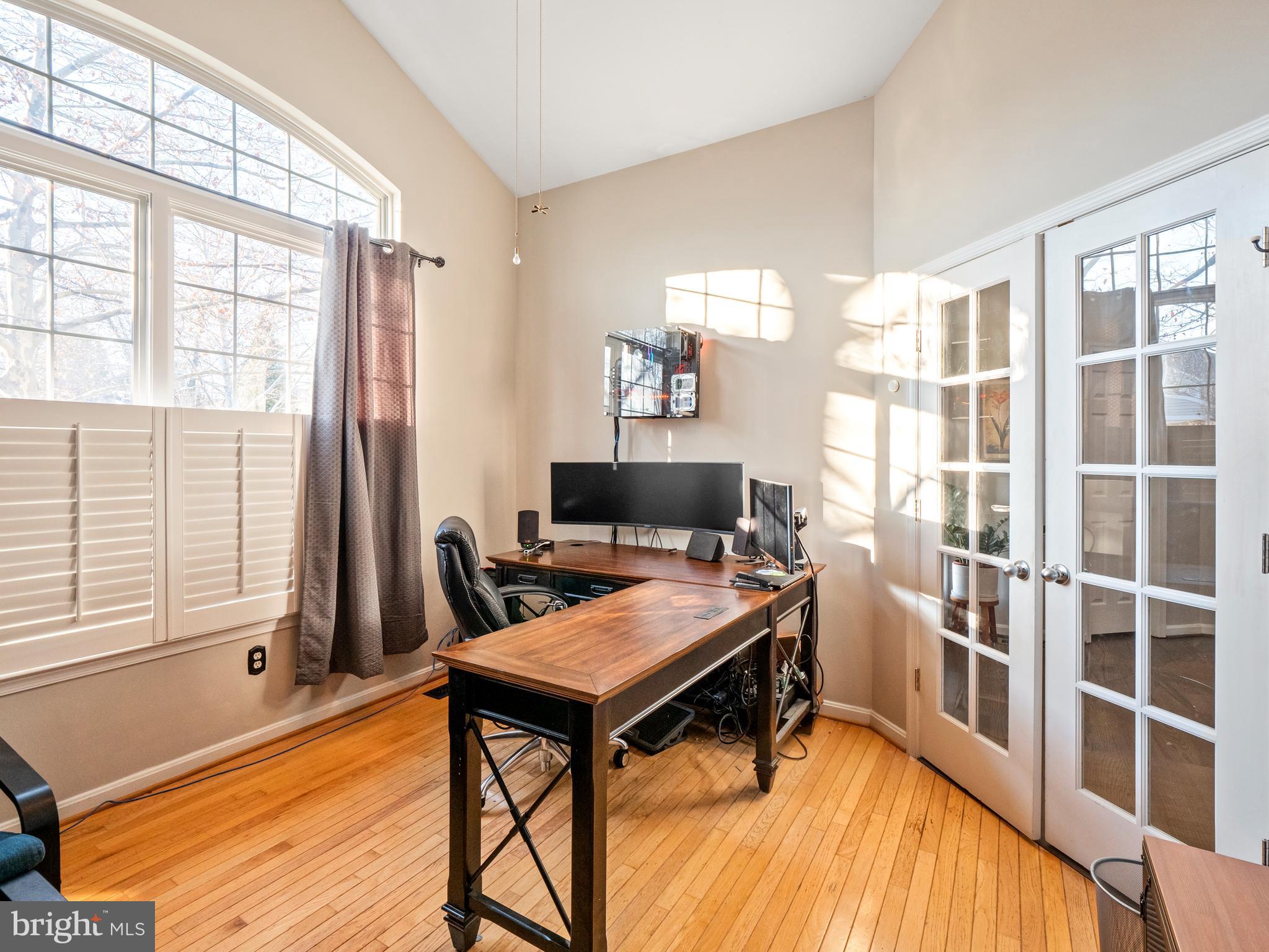 26166 Murrey Drive Chantilly, VA 20152 - Photo 5 of 32